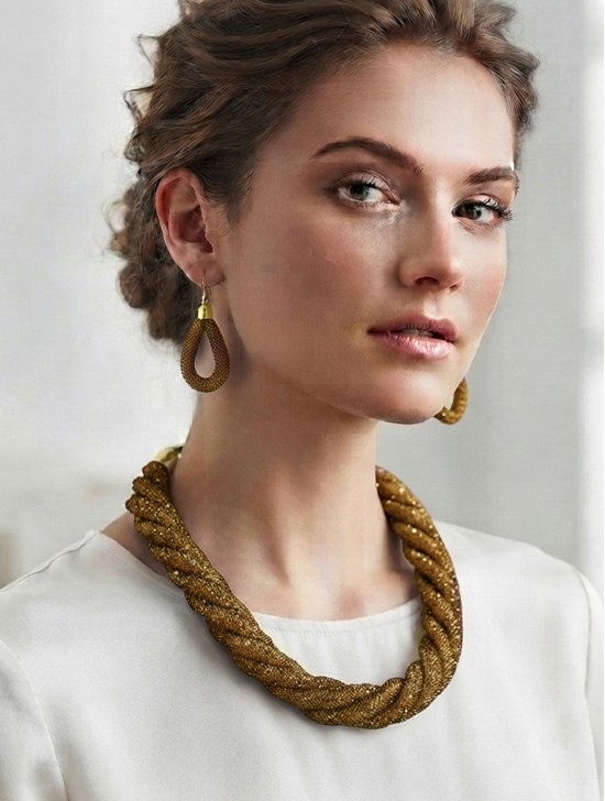 SPARKLE TUBE TWIST NECKLACE AND EARRING SET SPARKLE TUBE TWIST NECKLACE AND EARRING SET